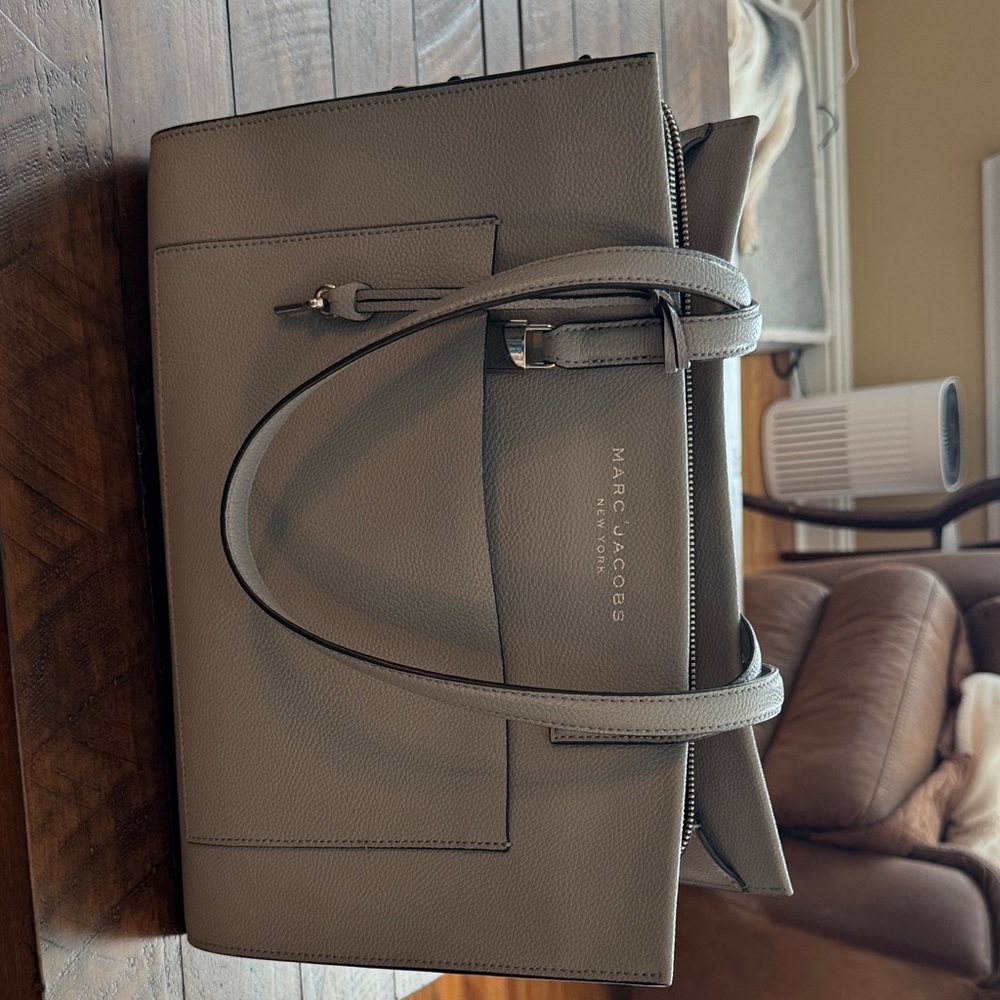 Marc Jacobs Elegant Gray Satchel